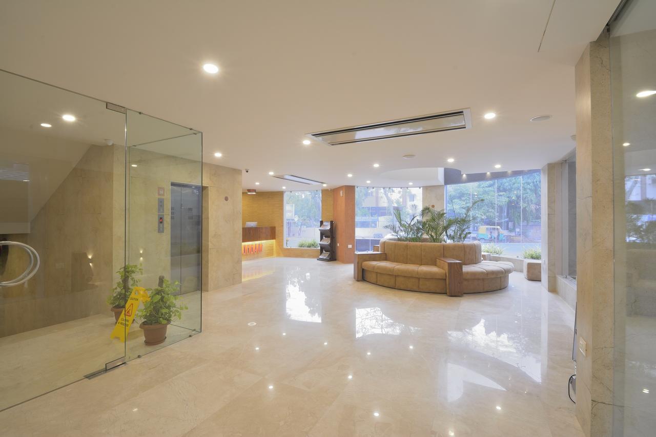 Urbane The Hotel Ahmedabad Exterior foto